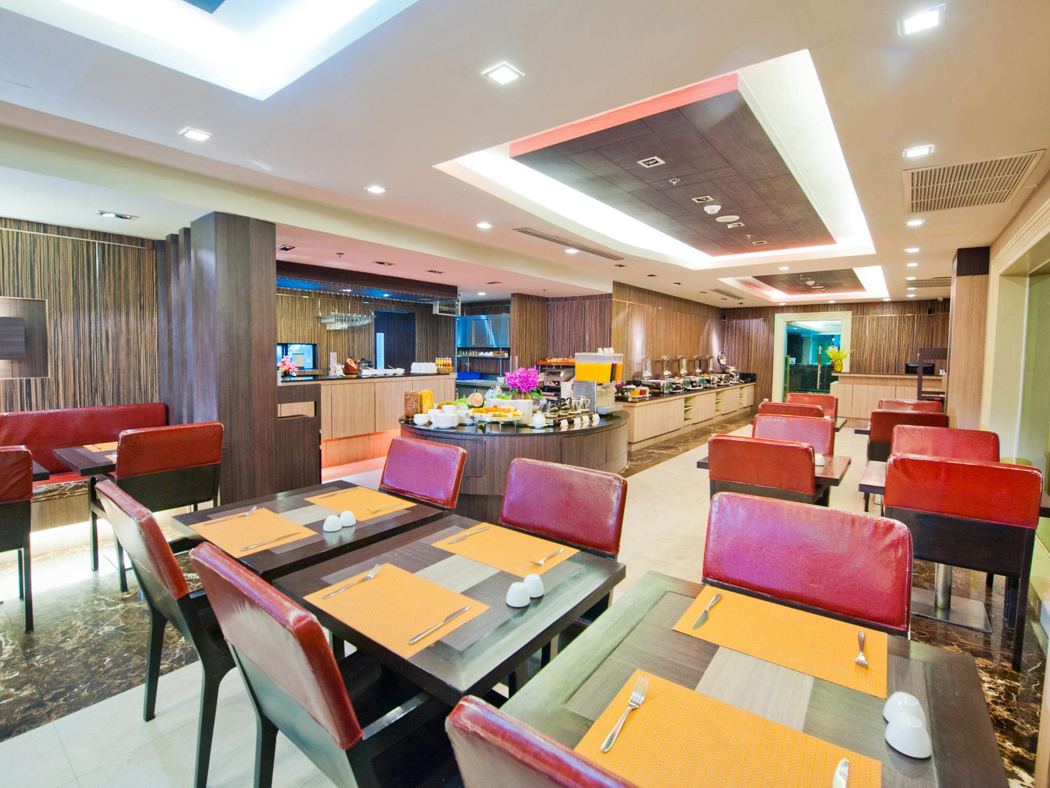 Kingston Suites Bangkok Banguecoque Exterior foto