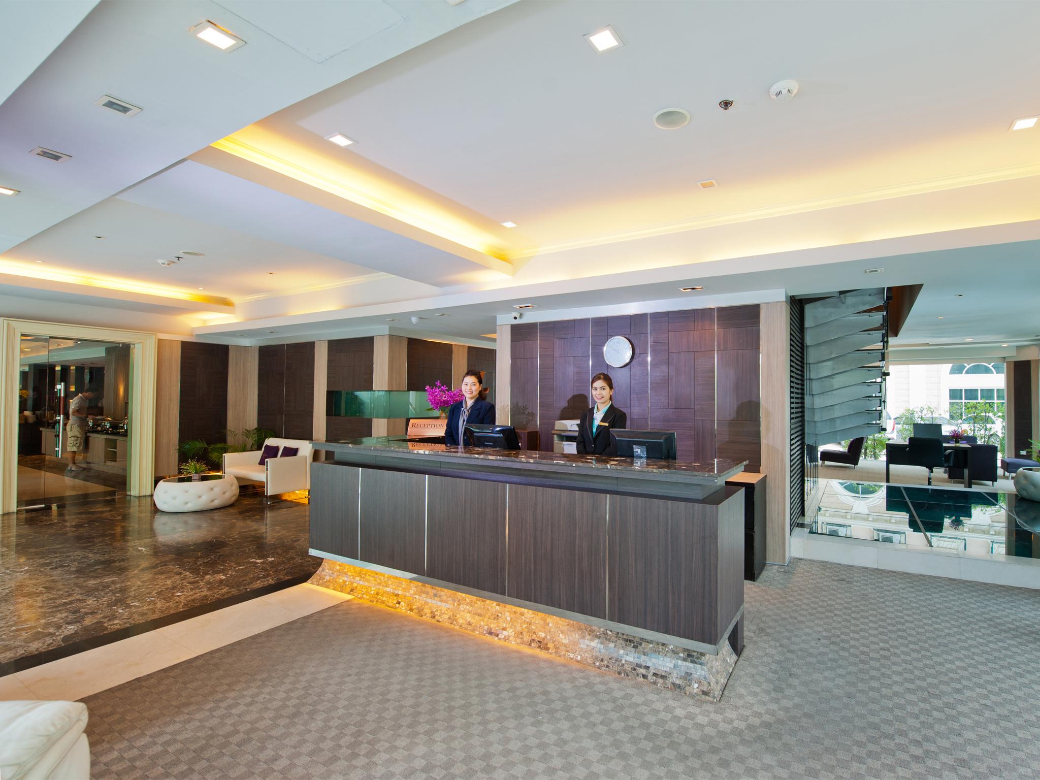 Kingston Suites Bangkok Banguecoque Exterior foto