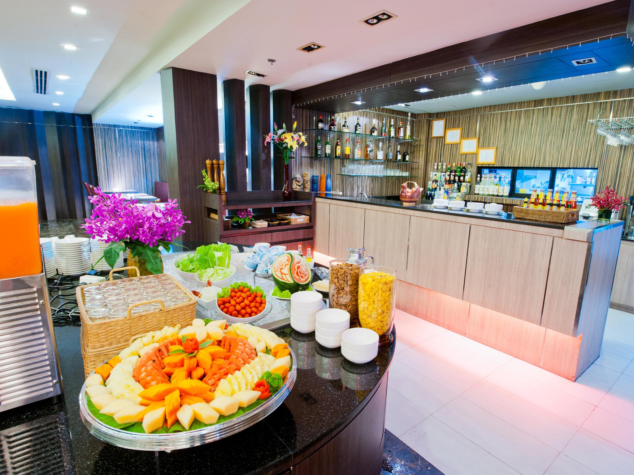 Kingston Suites Bangkok Banguecoque Exterior foto