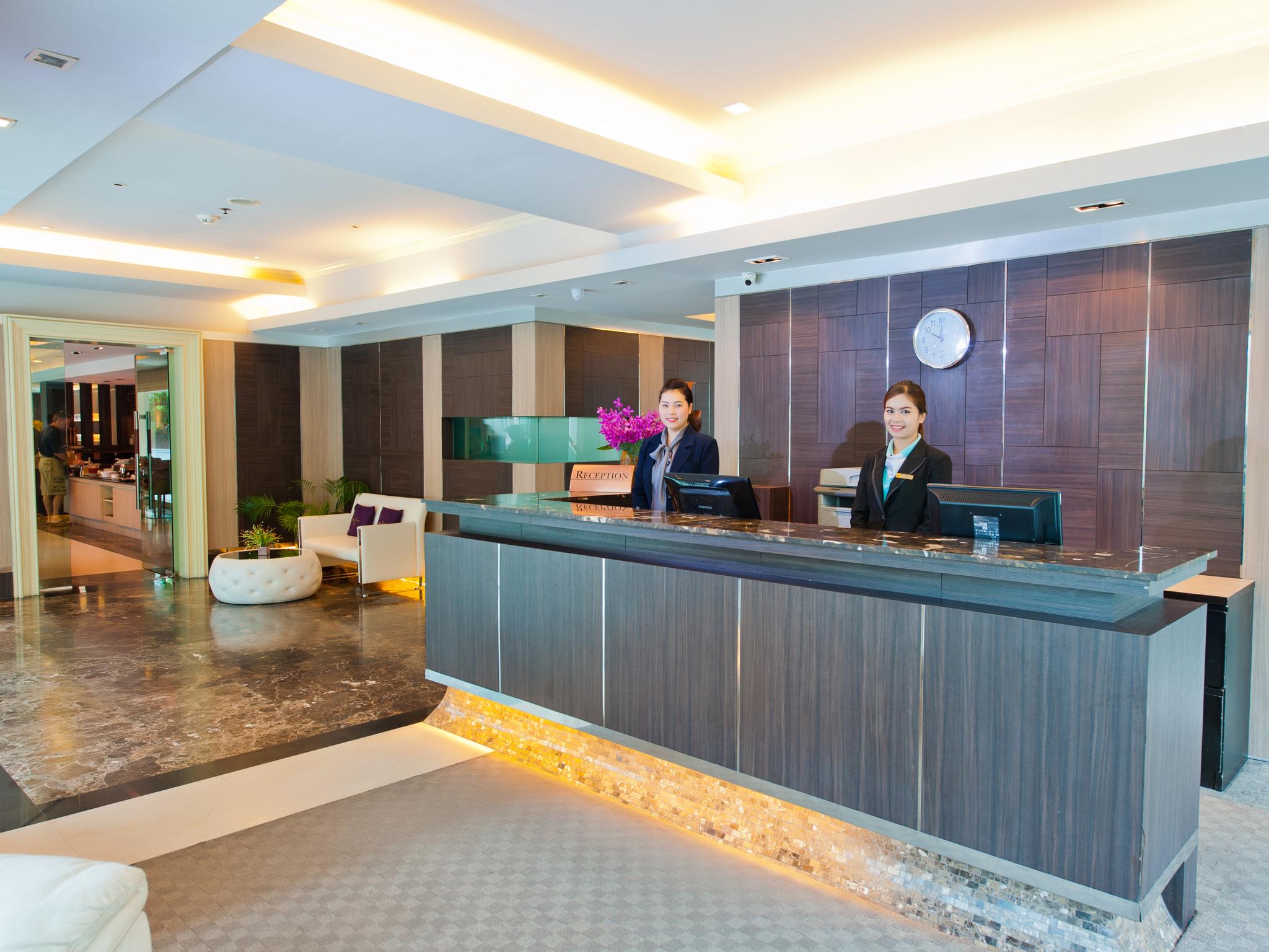 Kingston Suites Bangkok Banguecoque Exterior foto